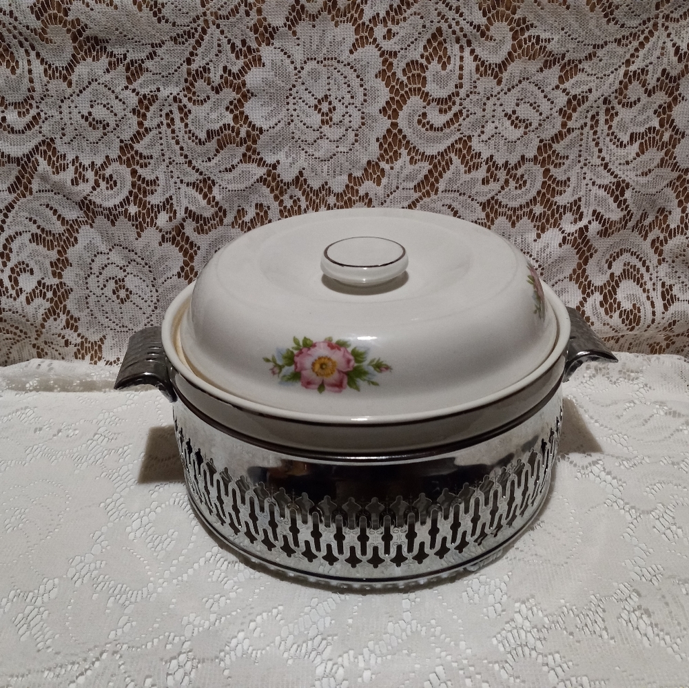 Hall Autumn Leaf Casserole Dish🌲🌲BLACK FRIDAY DEAL